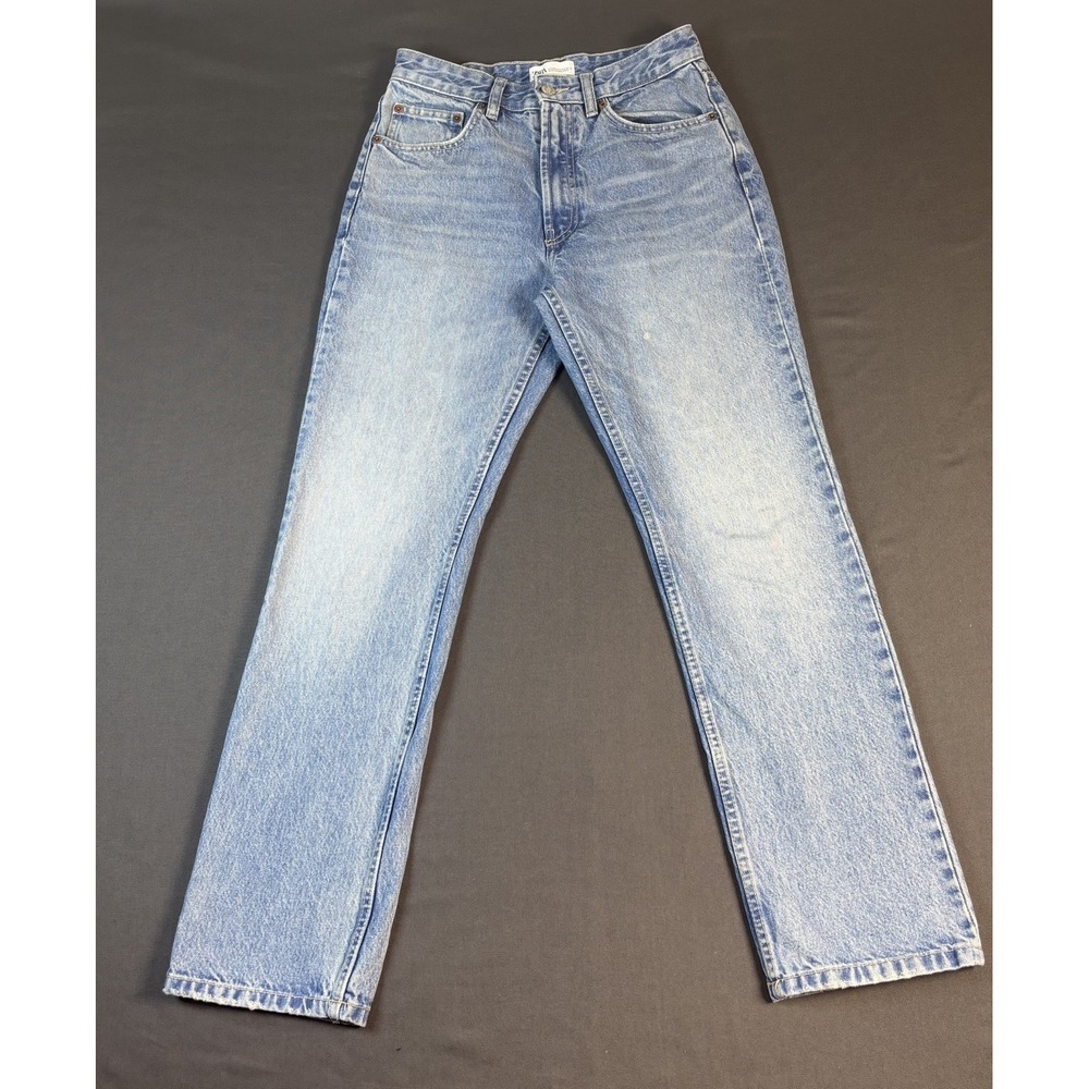 Zara Women's Light Wash Jeans Size 28"/US 6- Straight Cut High Rise